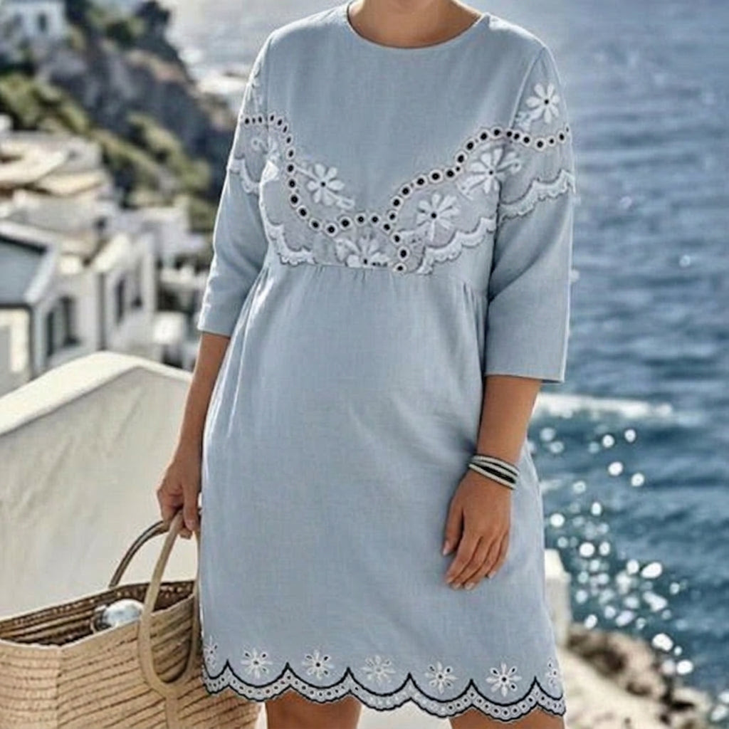 Seraphina Printed Maxi Dress: Elegant Figure-Hugging Casual - Plus size model