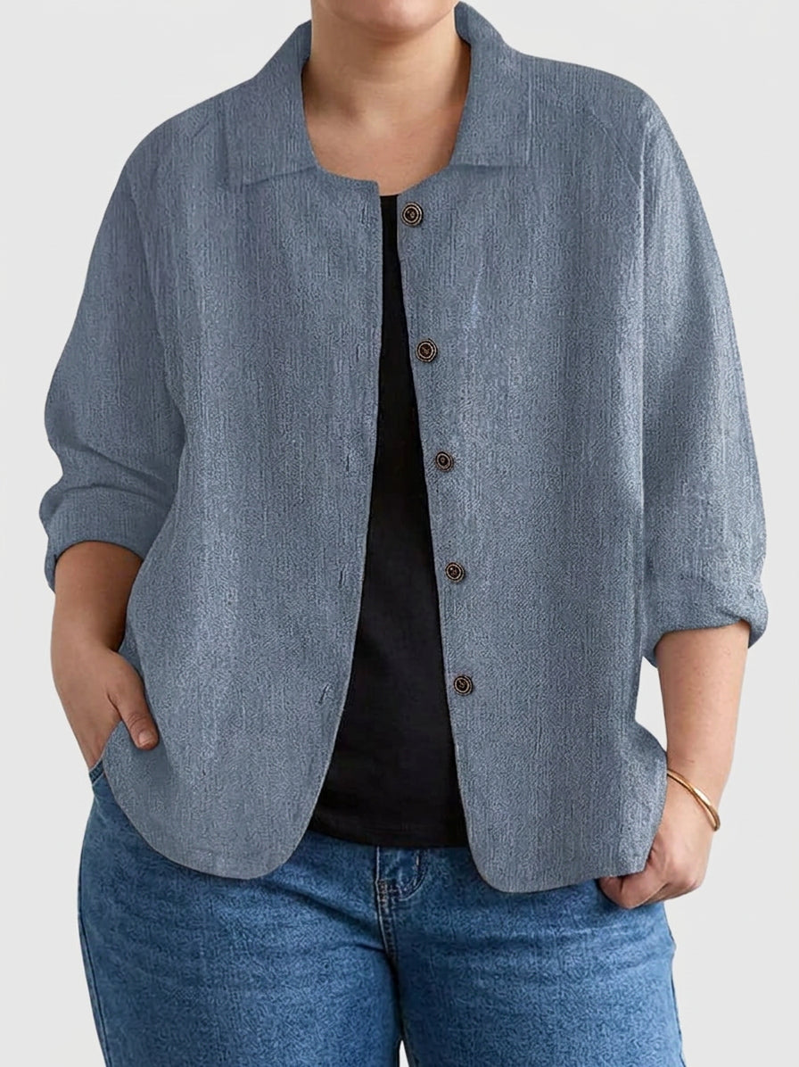 Ashleigh | Elegant Top - Plus size model