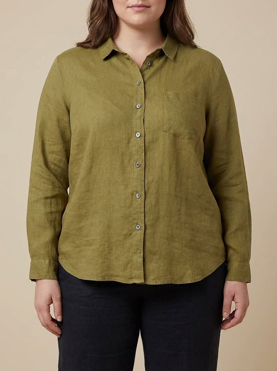 Elvie | Elegant Summer Blouse - Plus size model