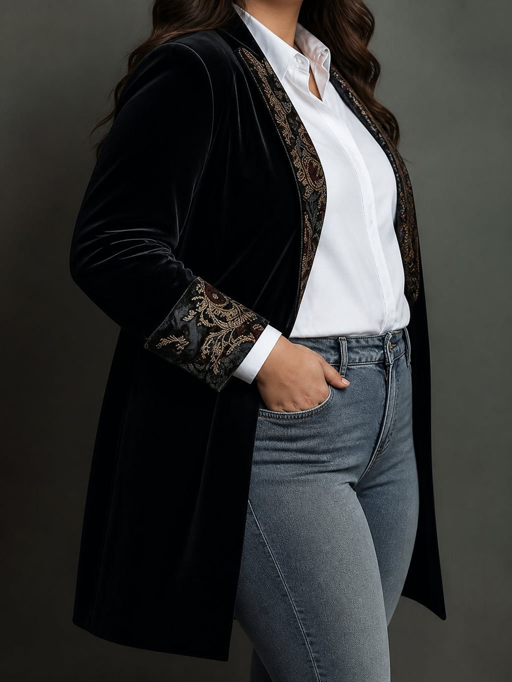 Women's Black Baroque Print Lapel Slim Fit Blazer - Plus size model