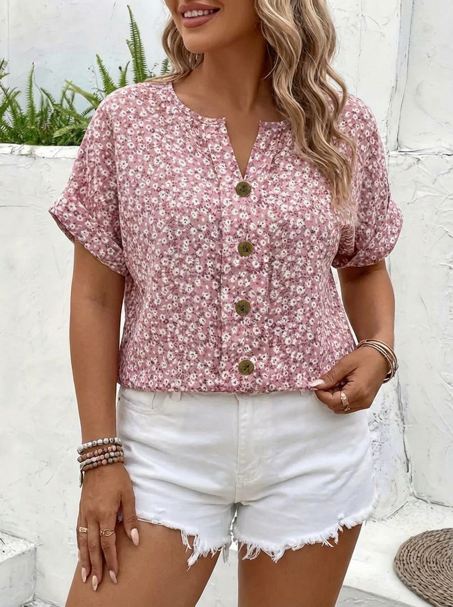 Verna | Chic Floral Print Blouse - Plus size model