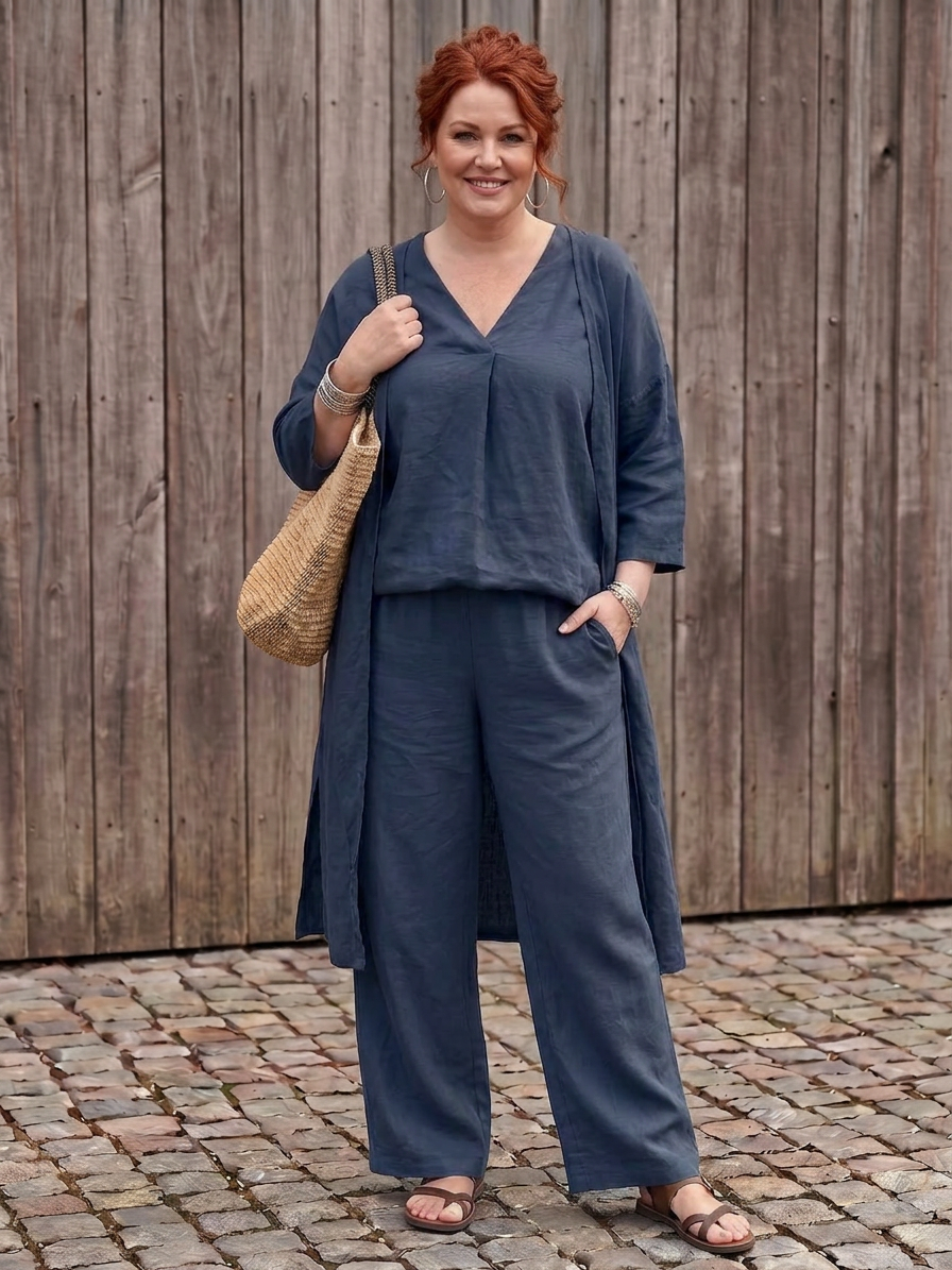 Onyx | Loose Tunic Top Wide Leg Pant Set - Plus size model