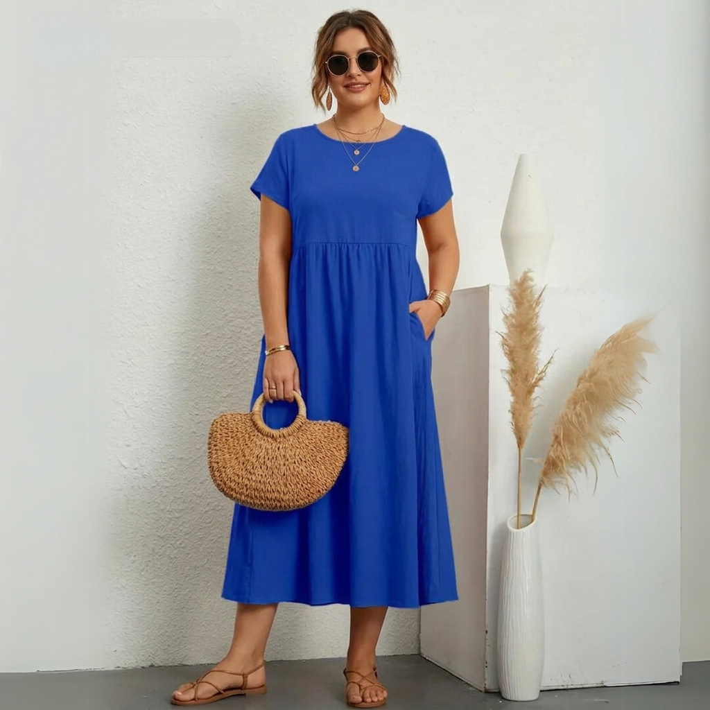 Valiria - Casual Style Dress - Plus size model