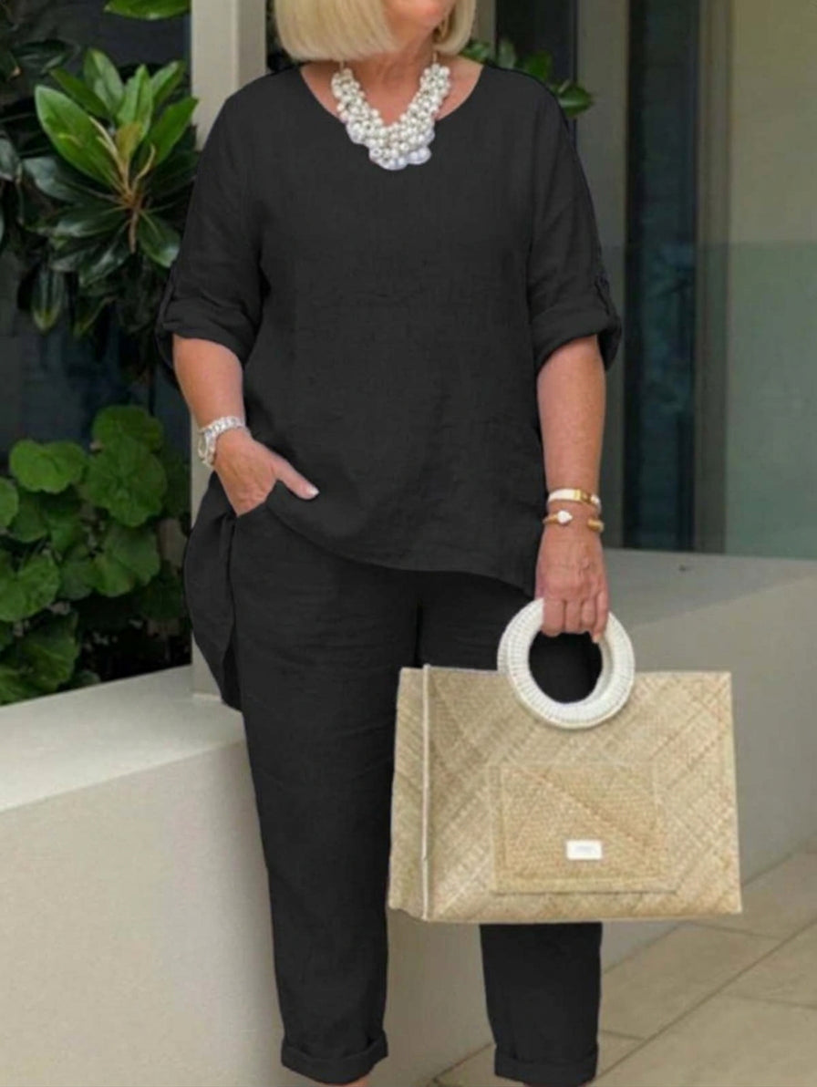 Grace Elegance Suit: Understated elegance - Plus size model