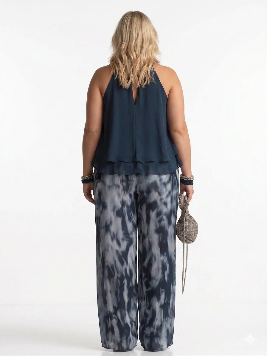 Elegant two-piece chiffon set - Plus size model