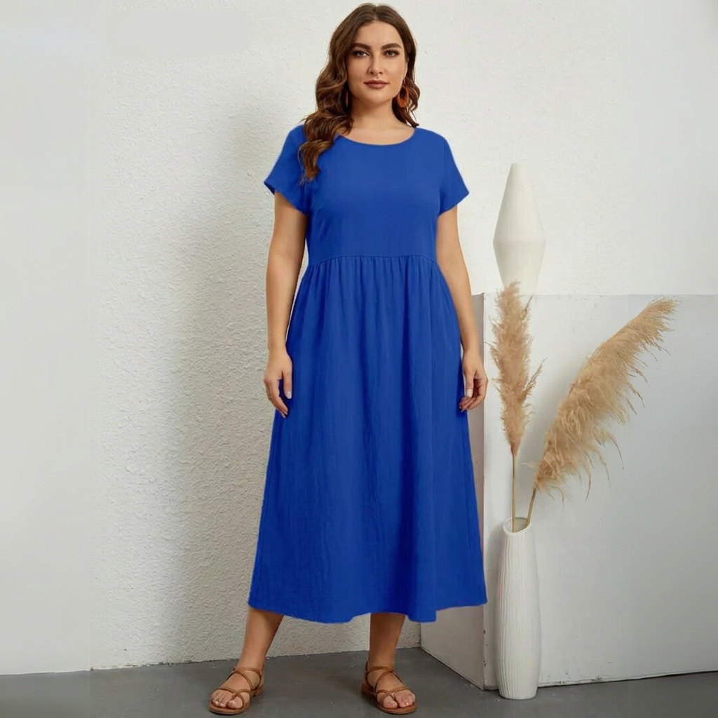 Valiria - Casual Style Dress - Plus size model