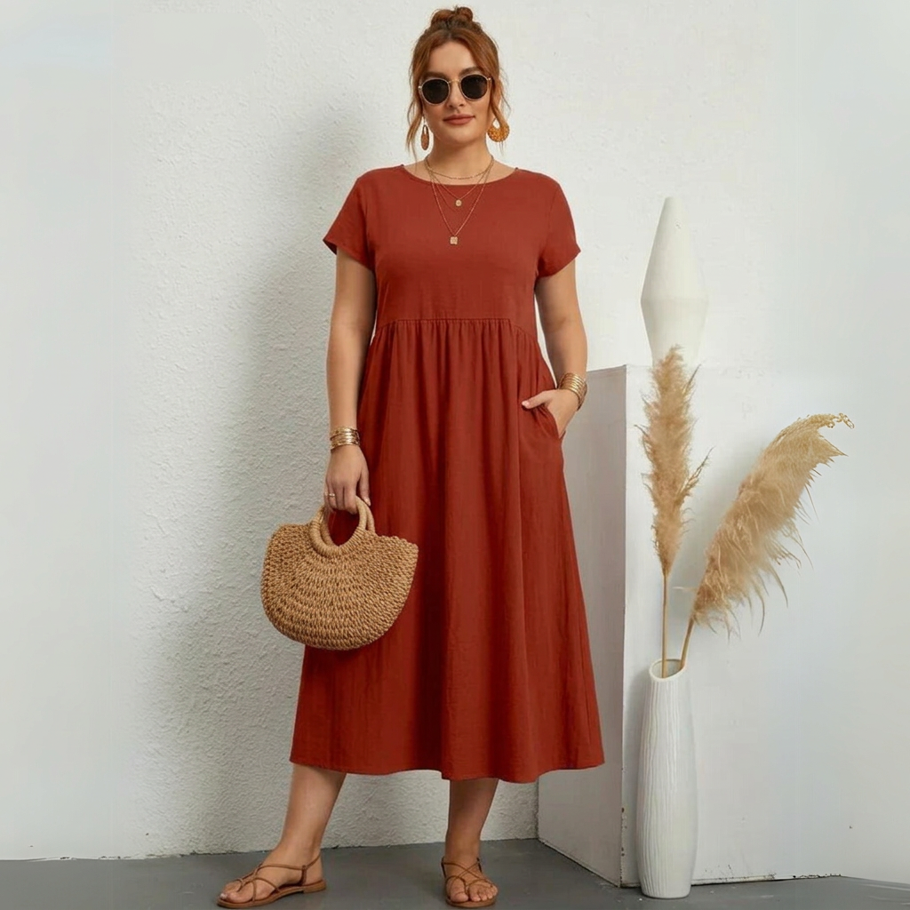 Valiria - Casual Style Dress - Plus size model