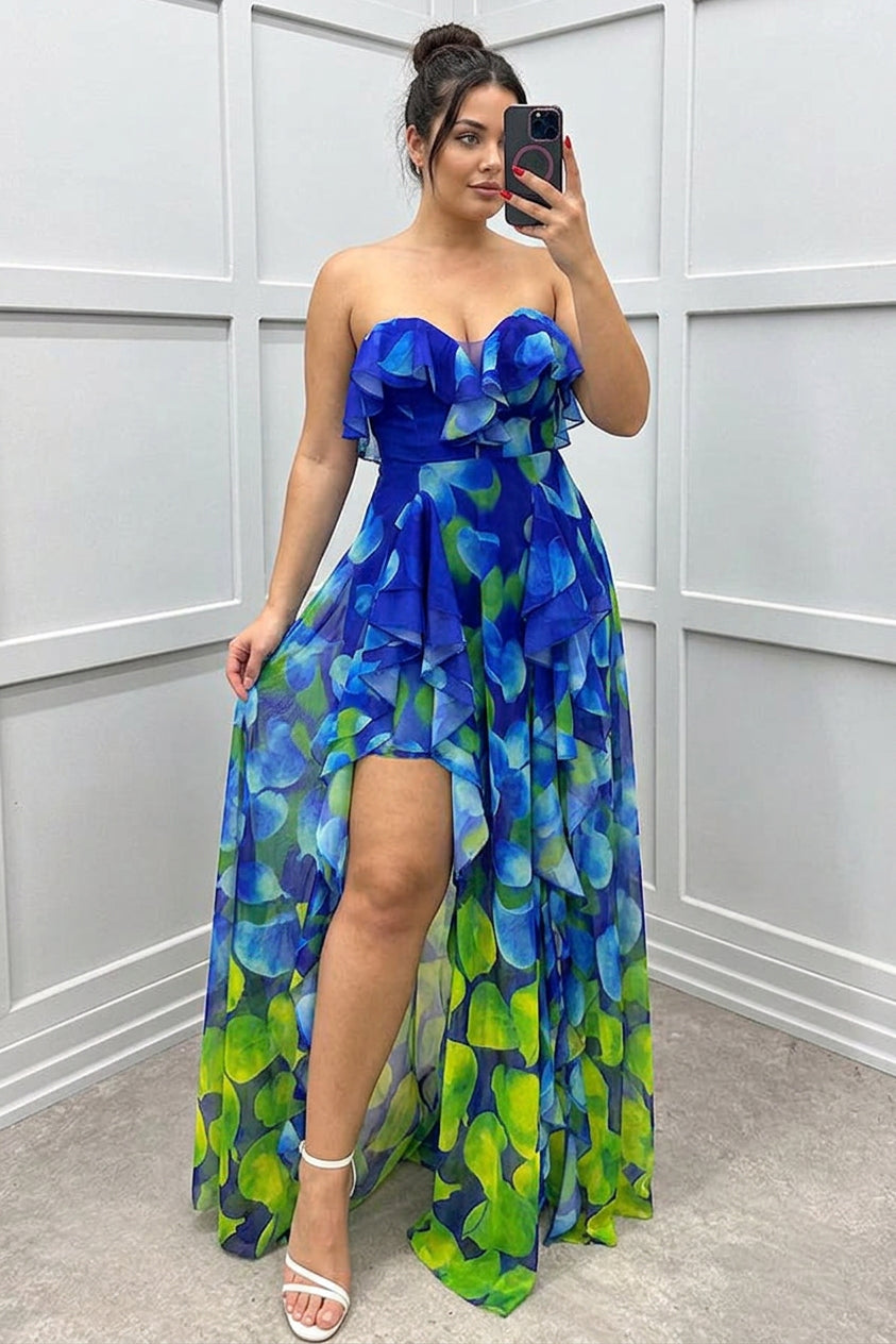 Georgia - Off-the-shoulder maxi dress with color gradient, print, flounces and slit - Plus size model