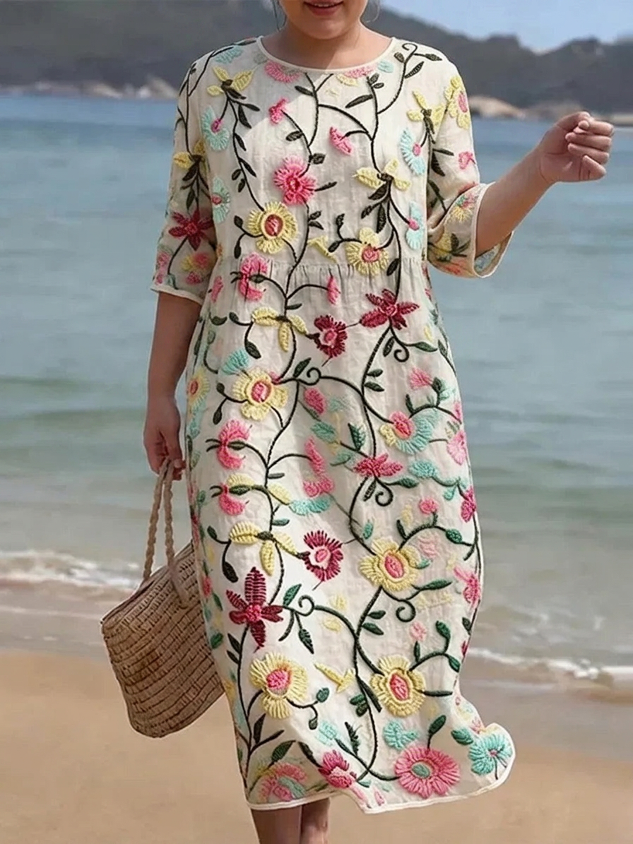 Elodie - Elegant Casual Dress - Plus size model