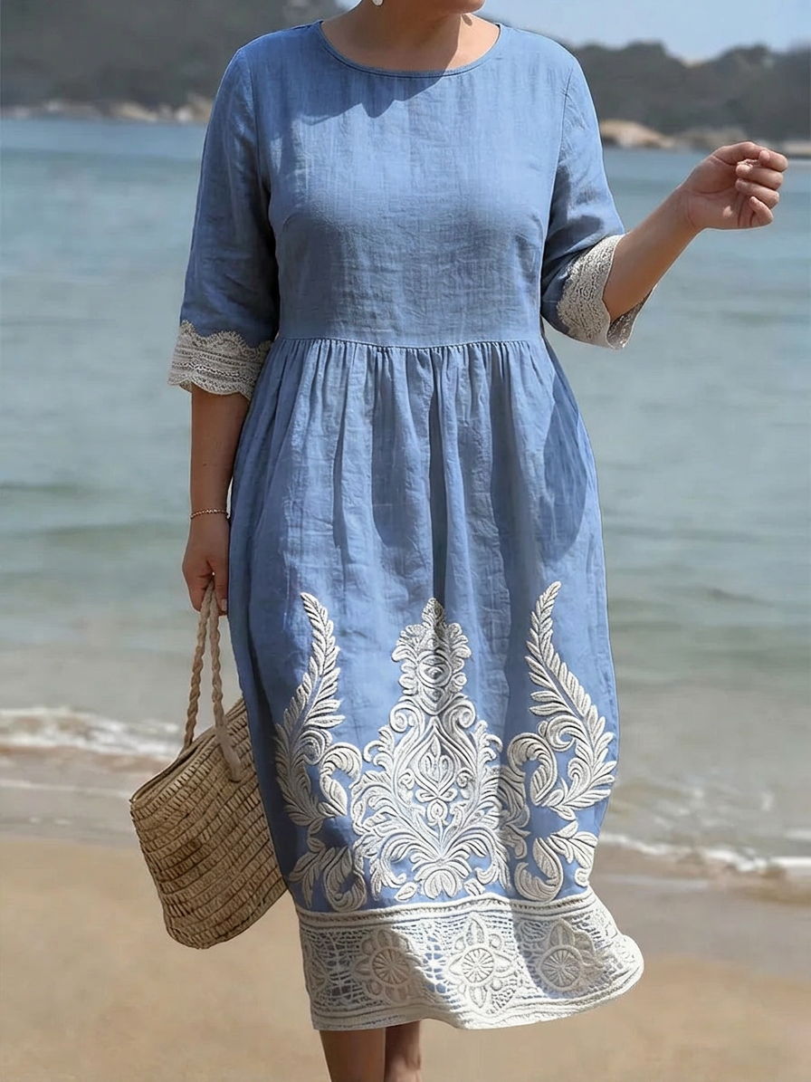 Alessia - Elegant Casual Dress - Plus size model
