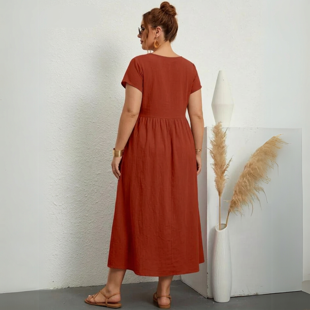Valiria - Casual Style Dress - Plus size model