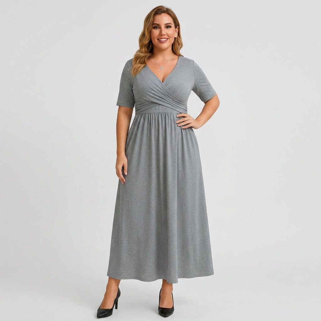 Eleanor | Elegant Midi Dress with Pockets - Plus size model