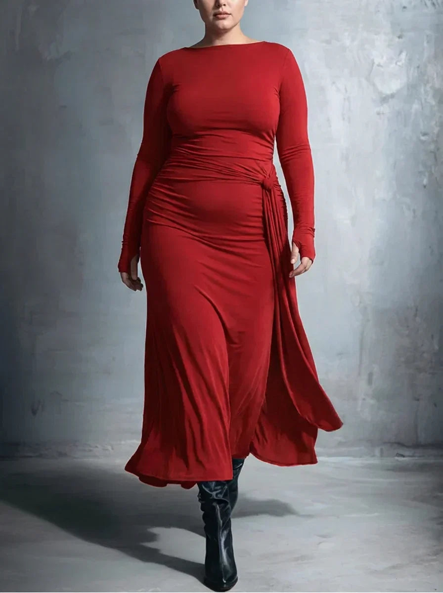 Naiara ❘ Maxi dress with side knot - Plus size model