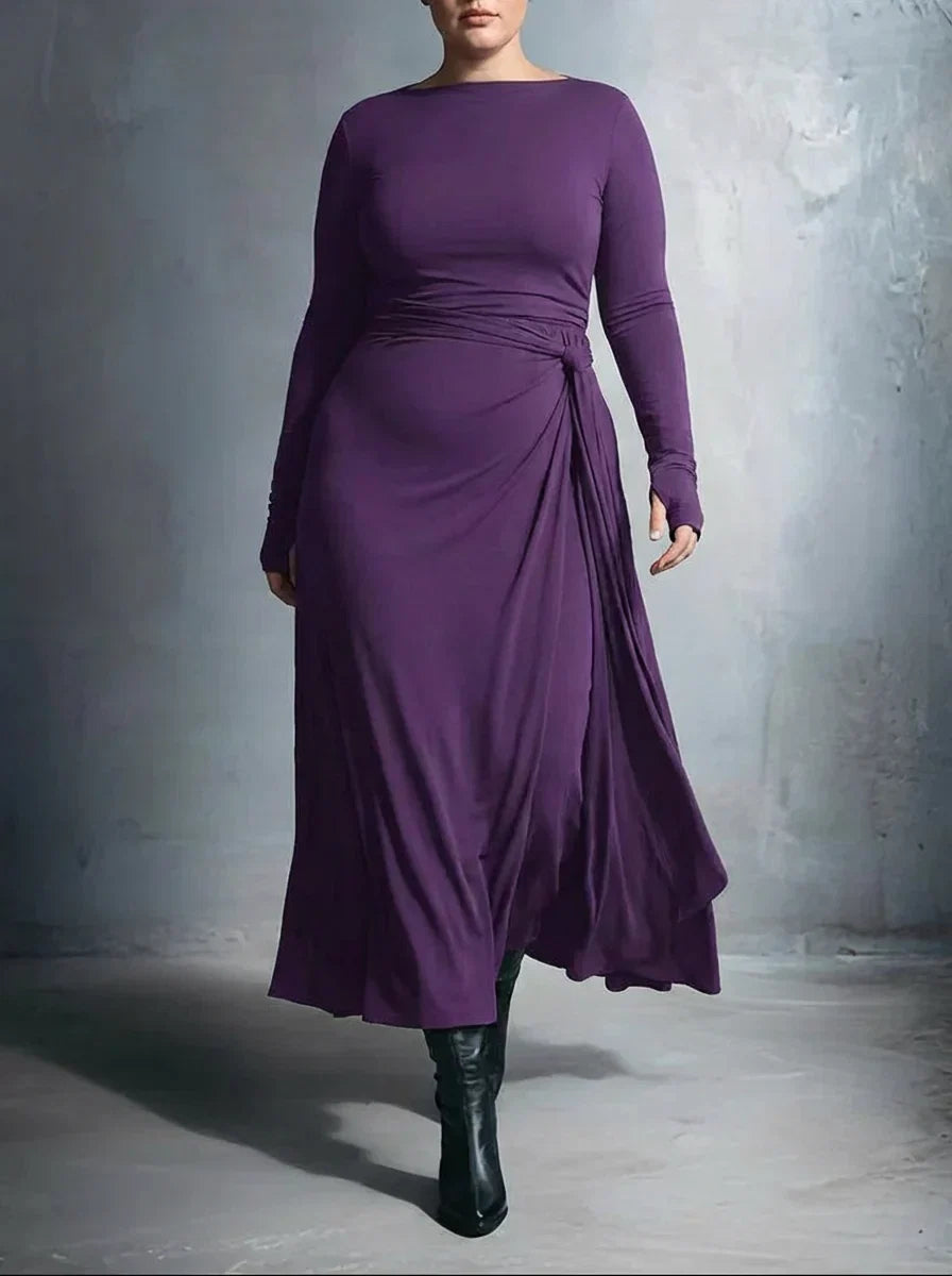 Naiara ❘ Maxi dress with side knot - Plus size model
