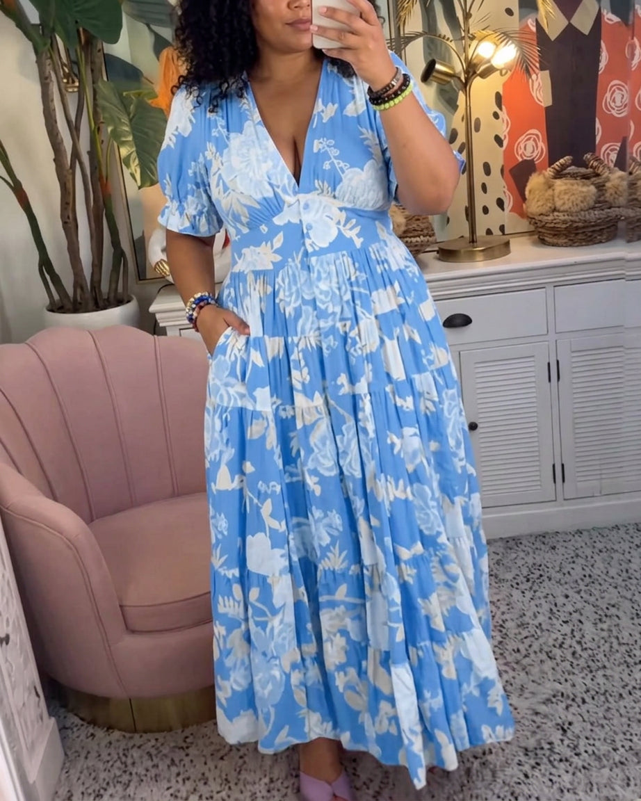 Elara | Floral Maxi Dress - Plus size model