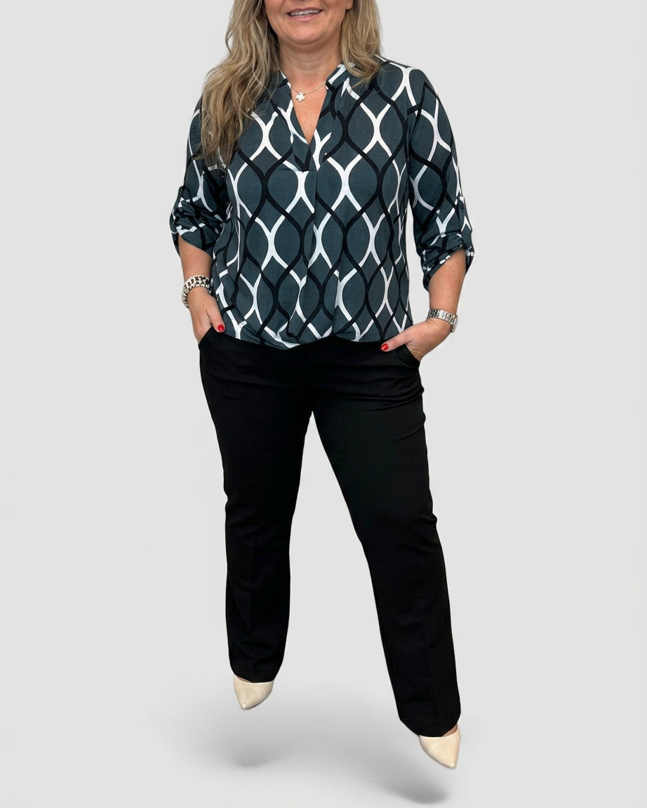 Ella | Elegant Blouse - Plus size model