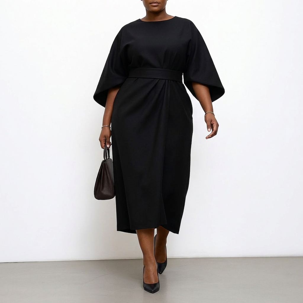 Eldra™ | Maxi Dress with Batwing Sleeves - Plus size model