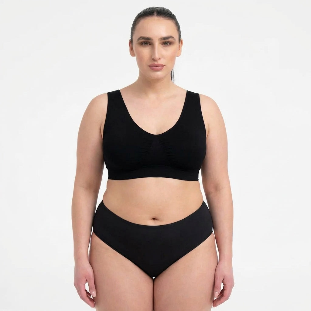 Flexible Comfortable Bra - Plus size model