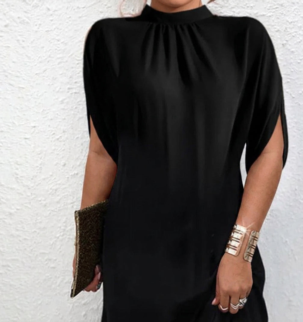 Lavelle - Elegant Minimalist Dress - Plus size model