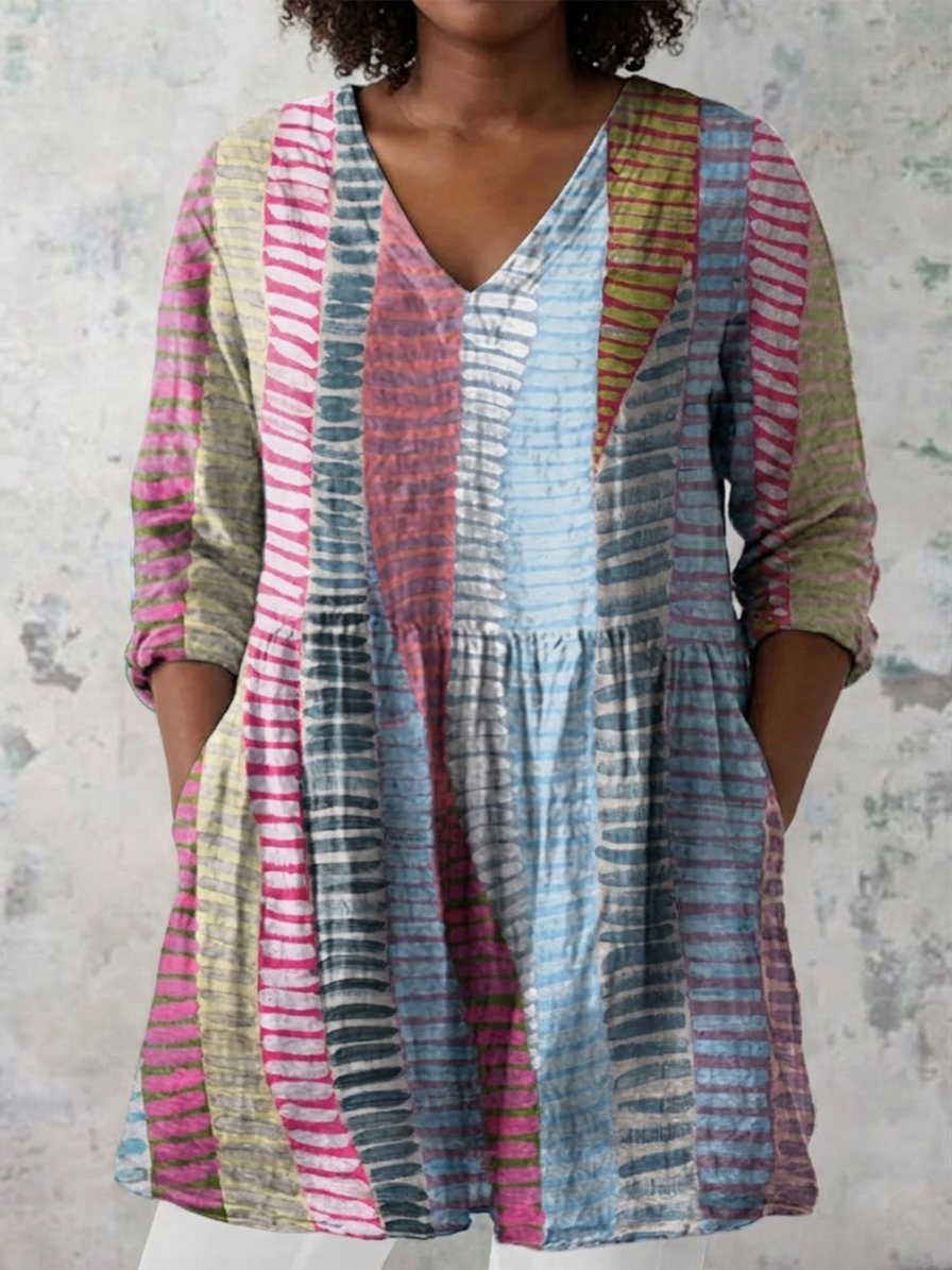 Anais | Long Blouse with V-Neck - Plus size model