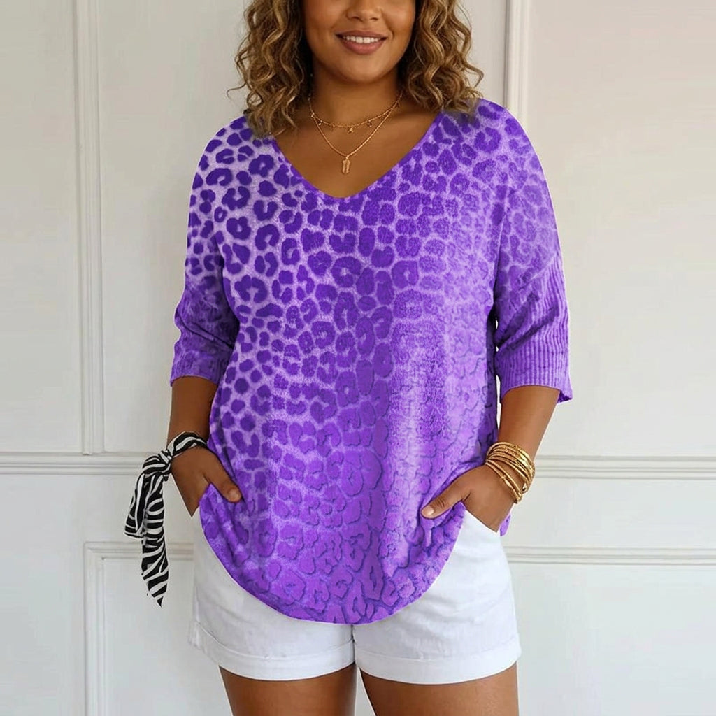 Ella | Vintage Casual T-Shirt - Plus size model