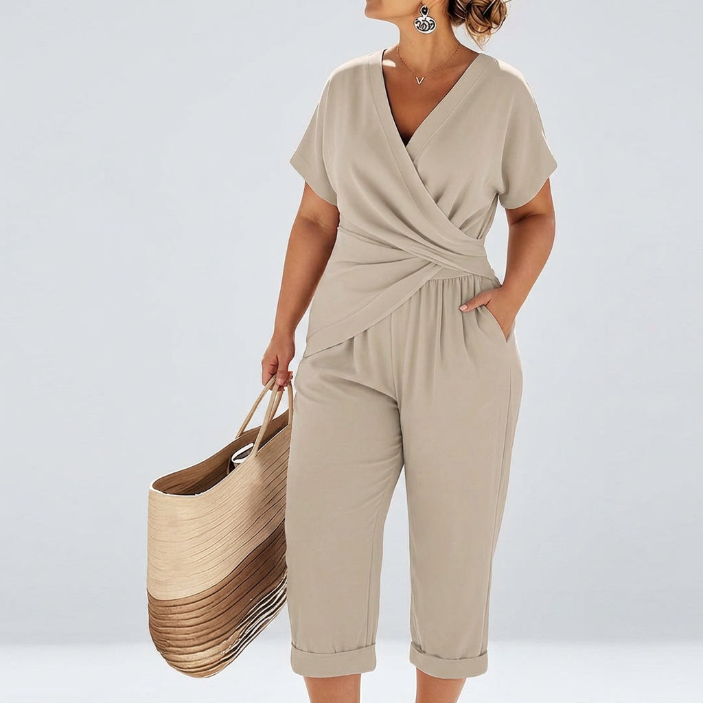 Jessicaa - Co-ord Set Elegant Two-Piece - Plus size model
