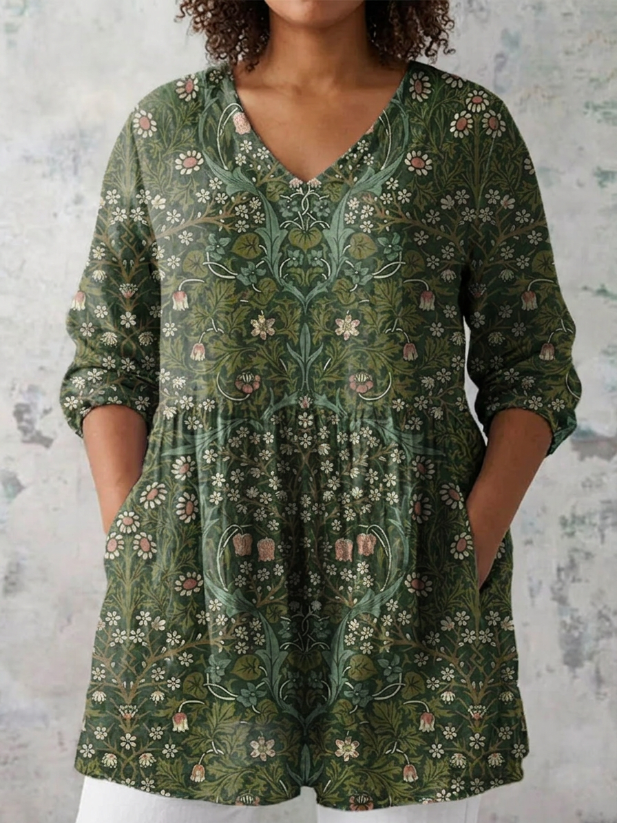 Julie | Long Blouse with V-Neck - Plus size model