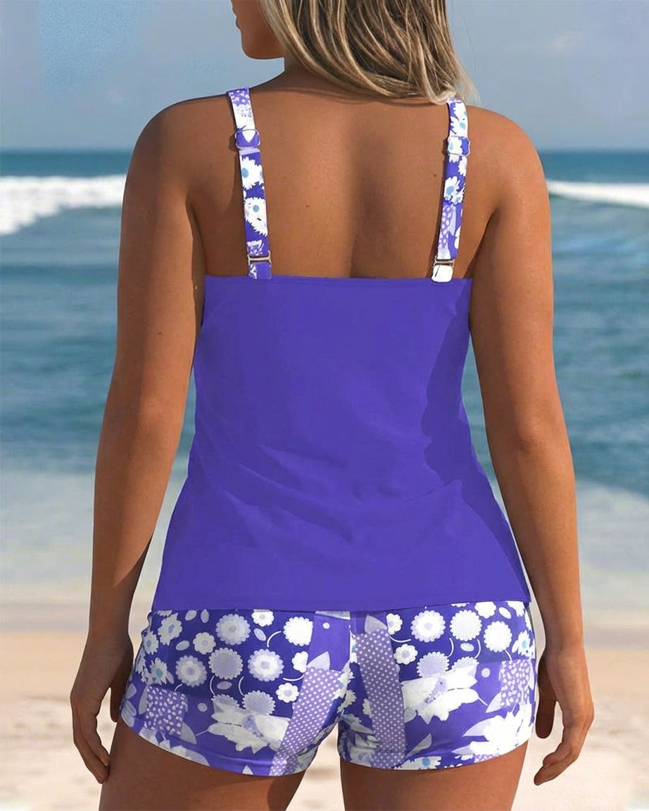 Sabrina | Two-Piece Swimsuit with Comfortable Fit and Floral Beach Style - Plus size model