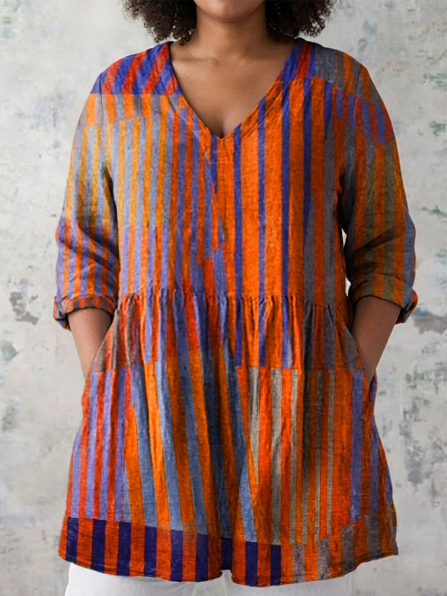 Nadia | Long Blouse with V-Neck - Plus size model