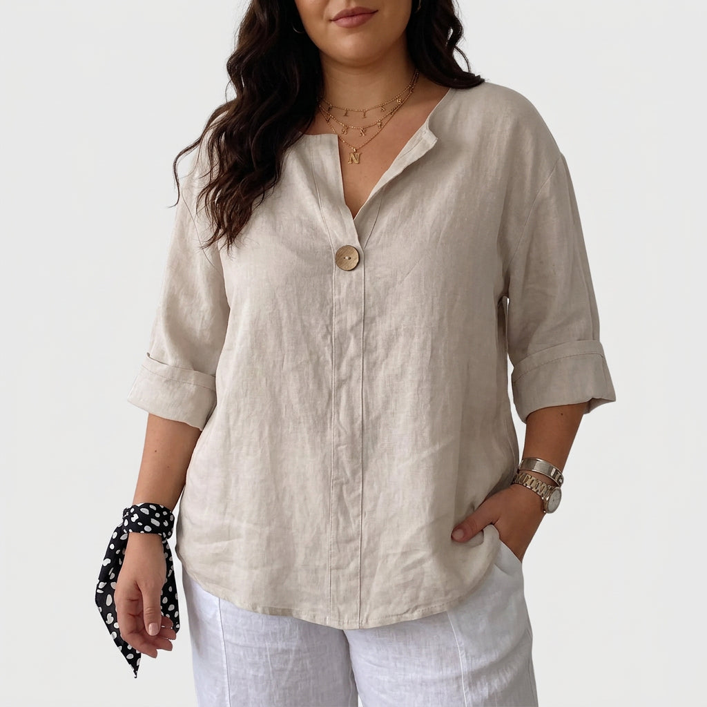 Valentina™ | Elegant Blouse - Plus size model