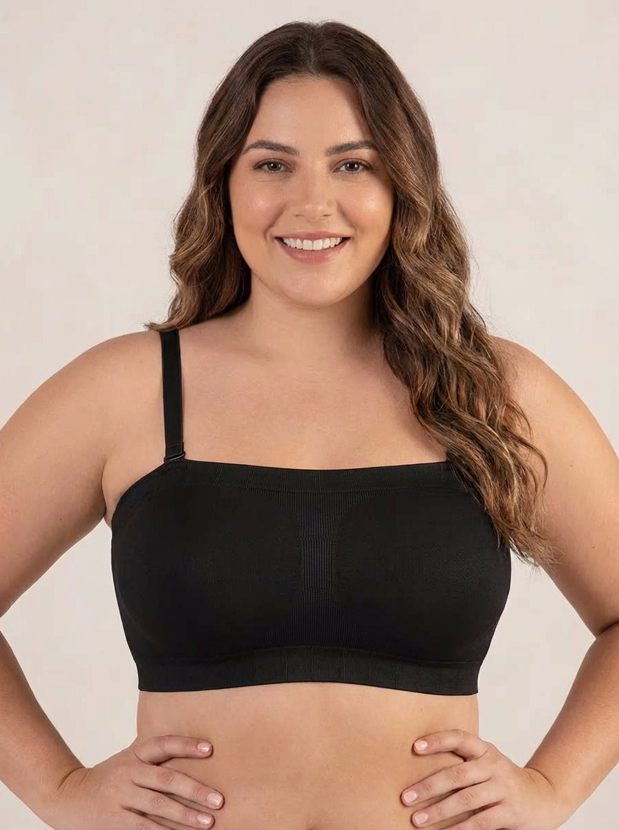 Bra with Detachable Straps - Plus size model