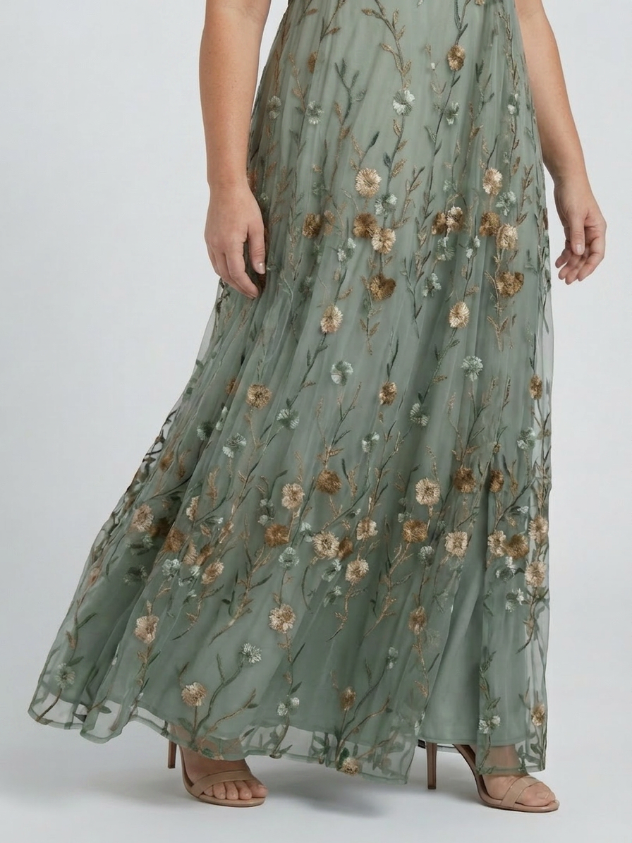 Selora | Halter Bloom Flow Maxi Dress - Plus size model