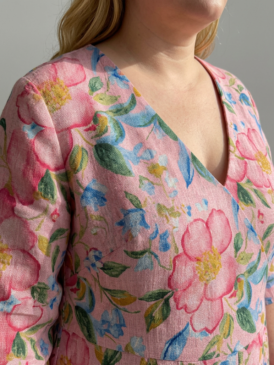 Julien | Light Form Floral Midi Dress - Plus size model