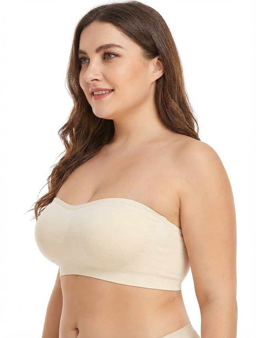 Strapless Bra - Plus size model