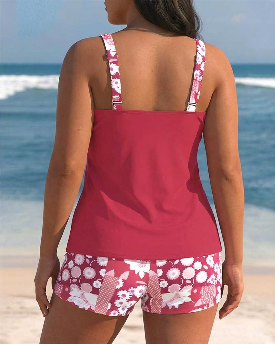 Sabrina | Two-Piece Swimsuit with Comfortable Fit and Floral Beach Style - Plus size model