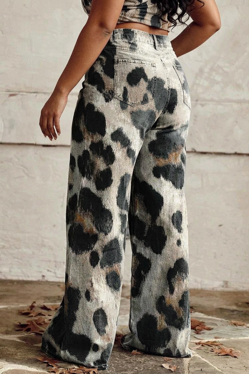 Cheetah - Bohemian Elegant Pants - Plus size model