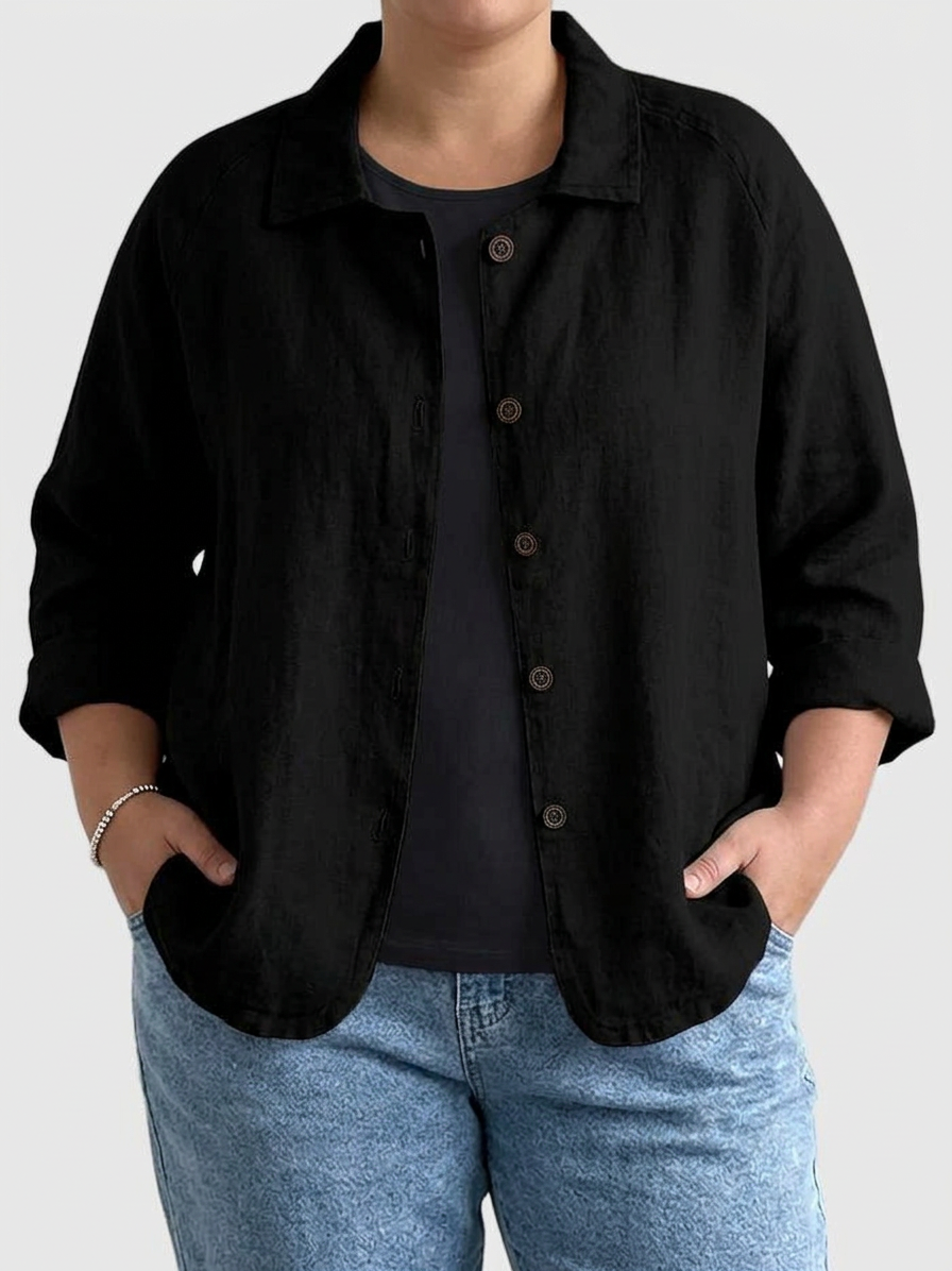 Ashleigh | Elegant Top - Plus size model