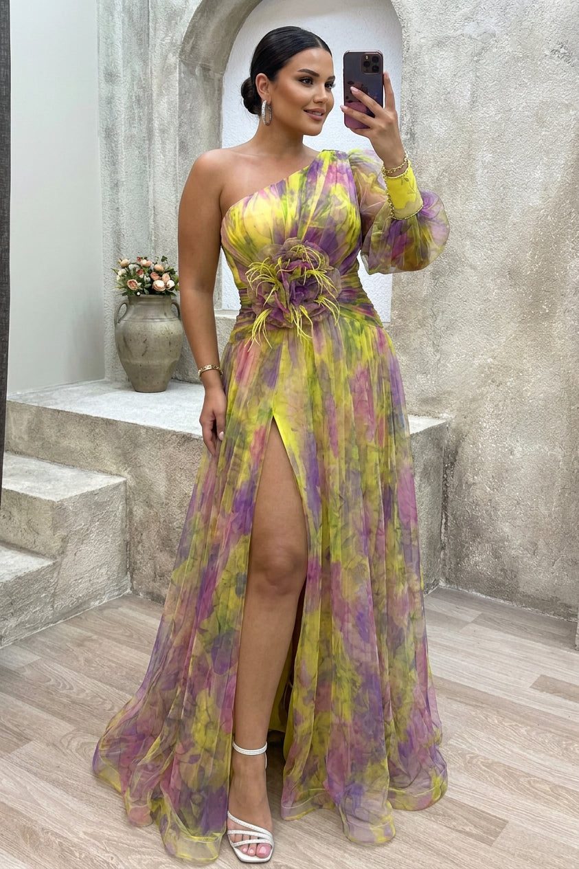 Grace | Summer Escape Beauty Floral Pleated Maxi Dress - Plus size model