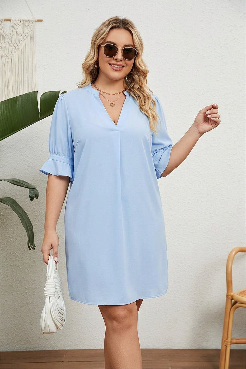 Alexis - Casual Ruffle Dress - Plus size model