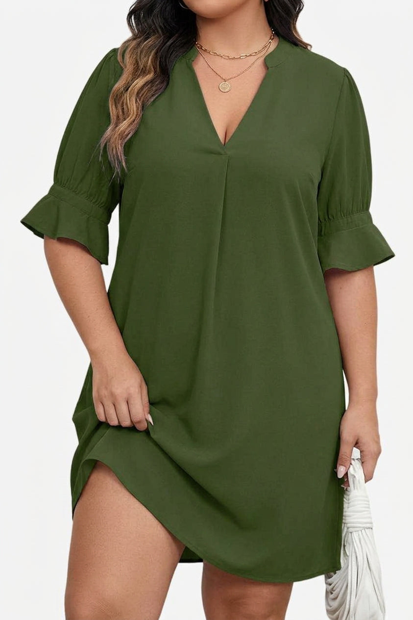 Alexis - Casual Ruffle Dress - Plus size model