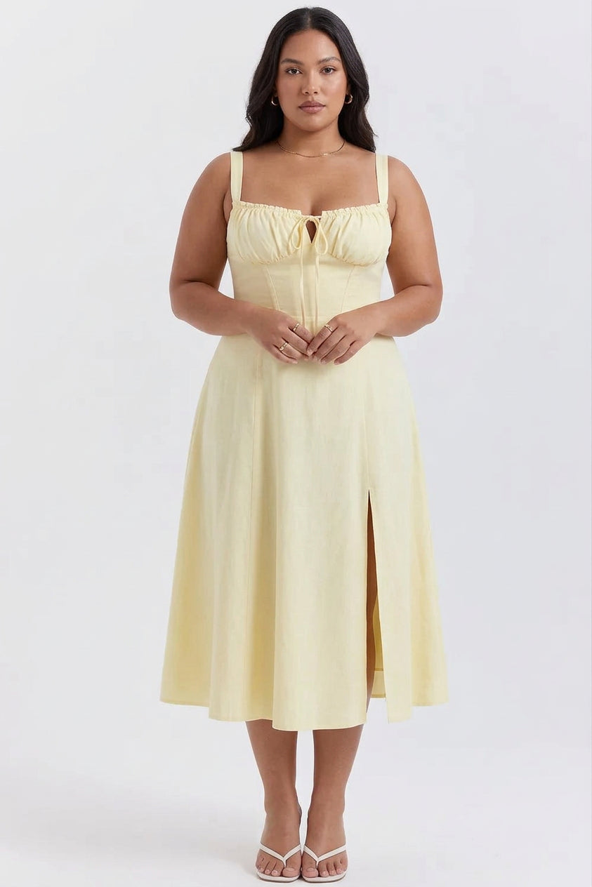 Amélie Midi Dress - Plus size model