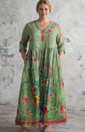 Emily | Garden Grace Maxi Dress - Plus size model