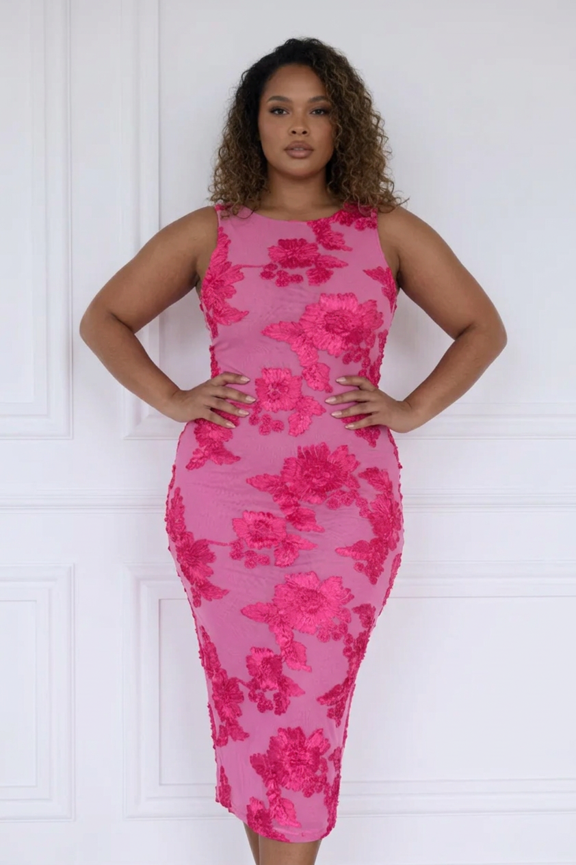 Amara Maxi Dress - Plus size model