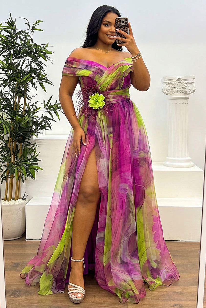 Jinnie - Tulle maxi dress with feathers, pleats & slit - Plus size model