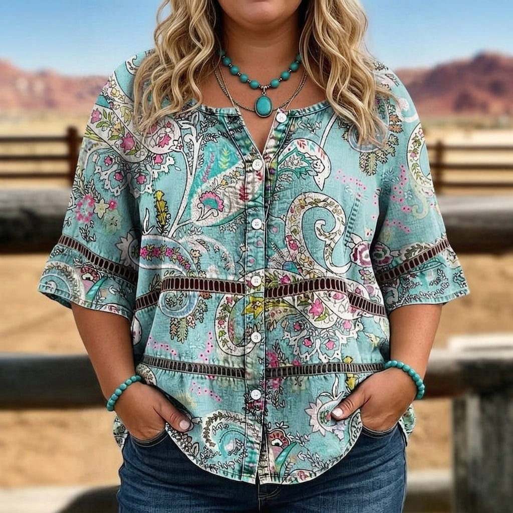 Denise | Casual Vintage Shirt - Plus size model