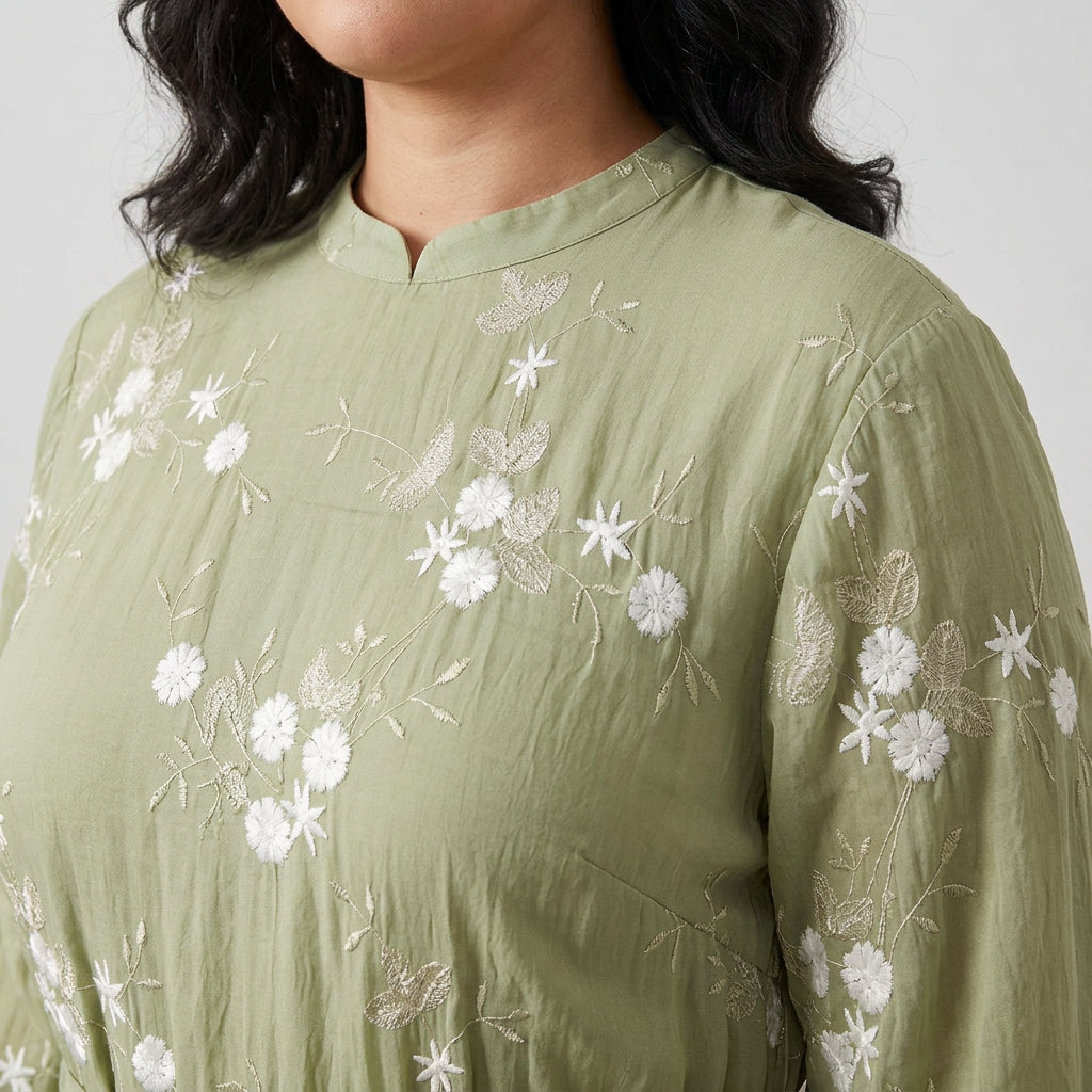 Nellie™ | Elegant Top with Embroidered Flowers - Plus size model