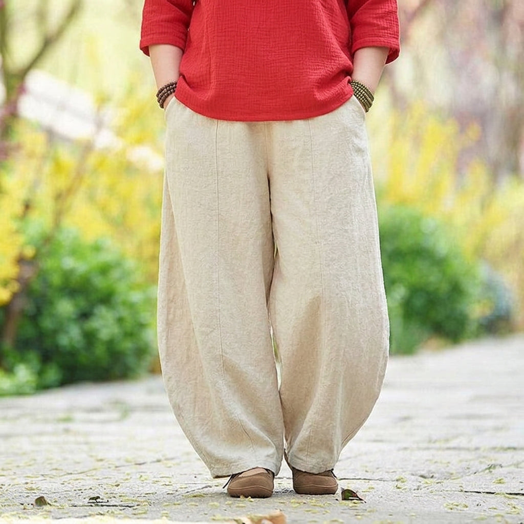 Maggie's Comfort Lantern Pants: Uncomplicated elegance - Plus size model