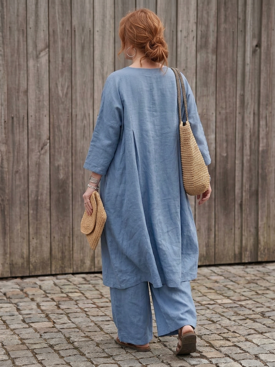 Onyx | Loose Tunic Top Wide Leg Pant Set - Plus size model