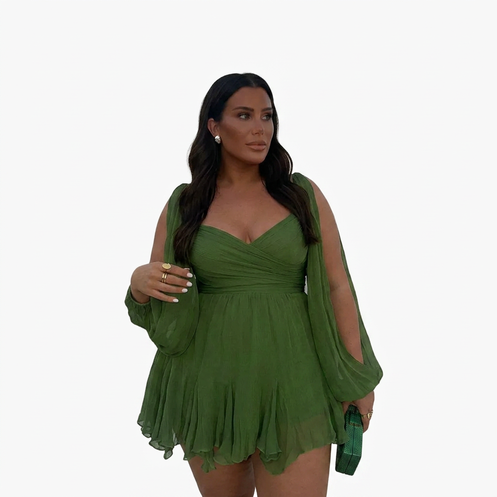 Rosie | Mini Dress with Balloon Sleeves - Plus size model