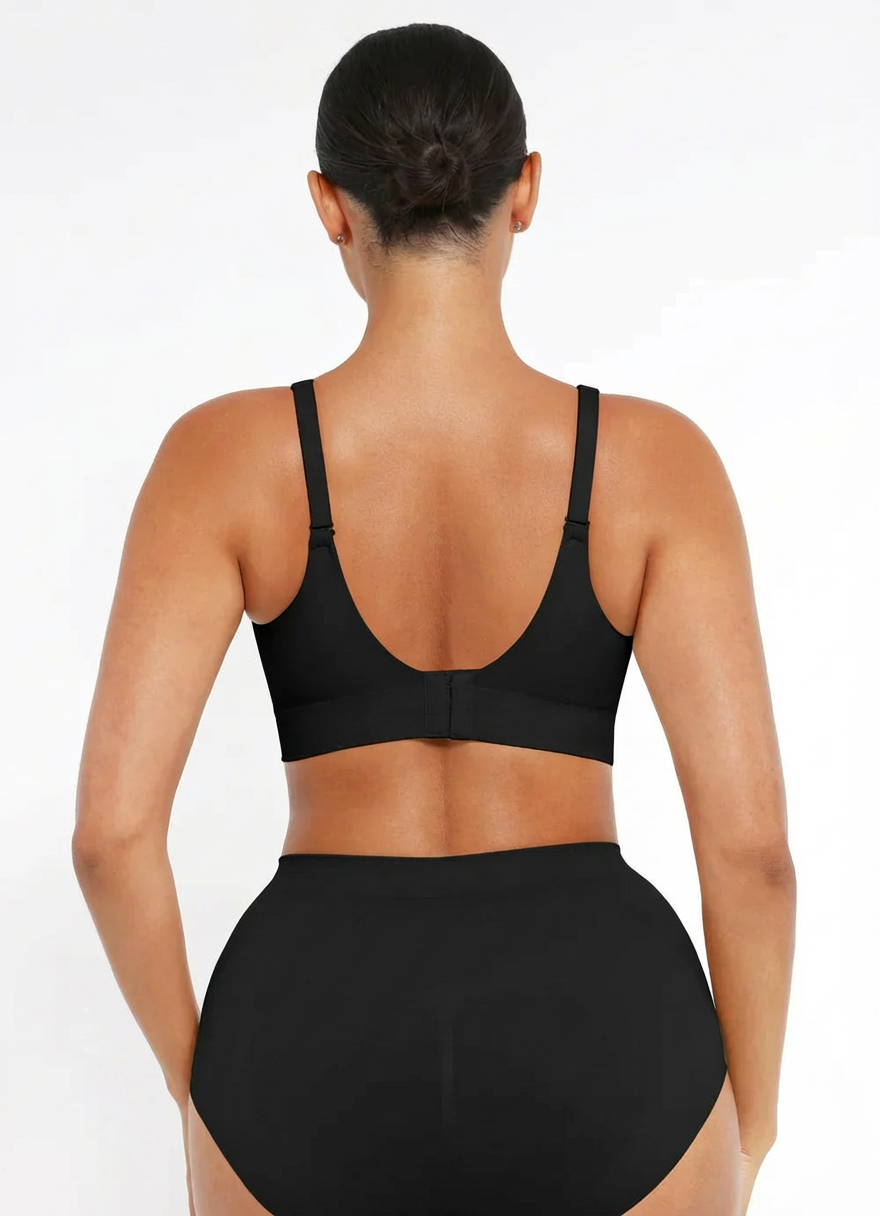 Shaping Bra Without Underwire - Plus size model